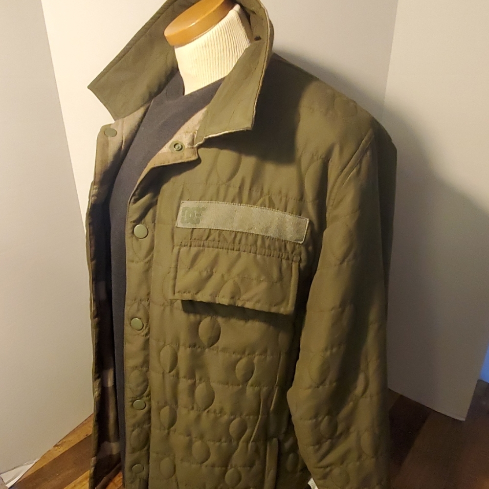 DC reversible jacket - Picture 3 of 8